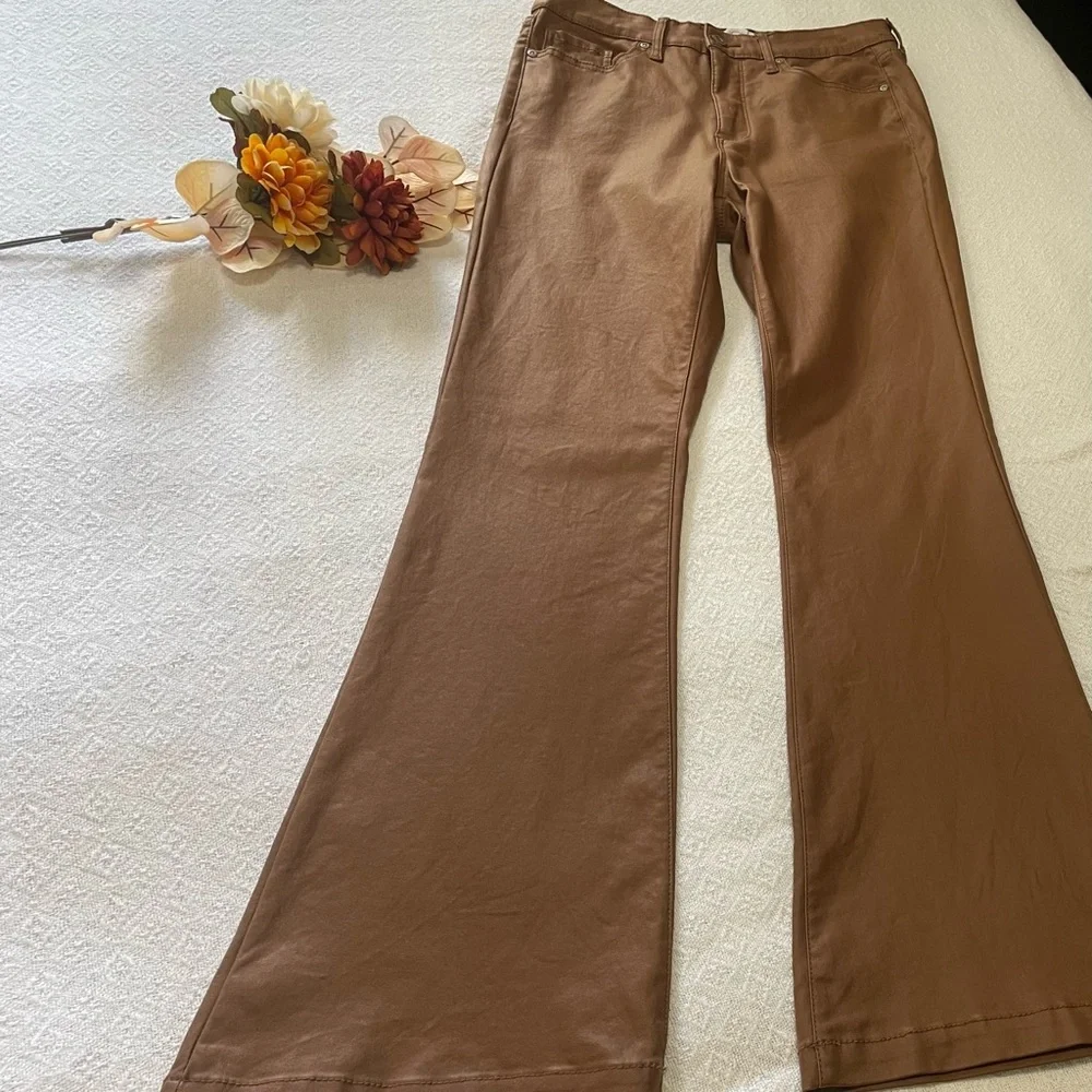 Sofia by Sofia Vergara‎ Flare Pants Caramel Color Size 8